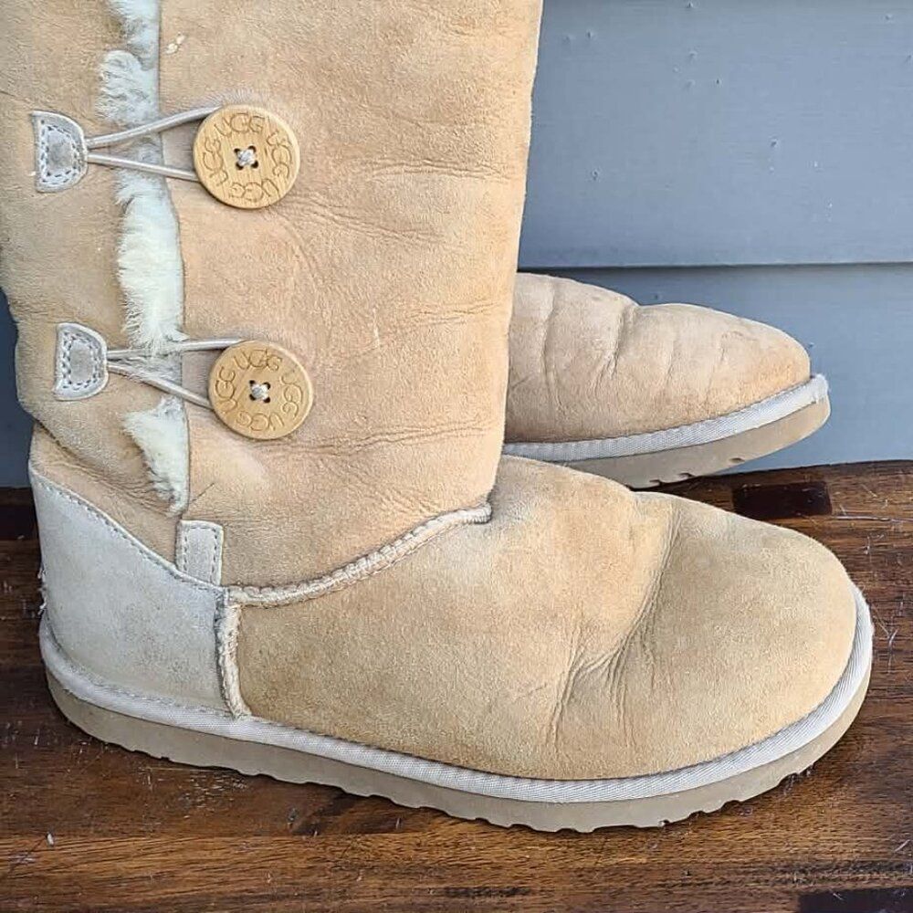 UGG Australia Tan Suede Bailey Button Triplet Boots size 8 - Picture 12 of 14